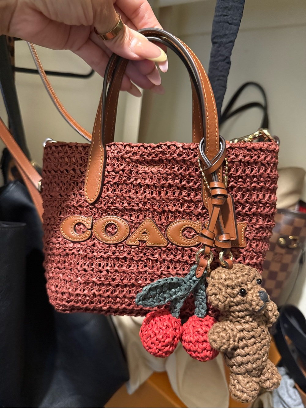 Coach - Picture 11 of 11